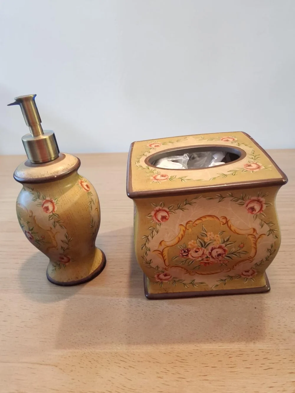tissue box cover And Soap Dispenser delicate floral Design Home Bathroom Decor